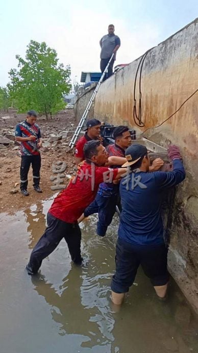 波德申海边教堂屡遭水患 大潮一来即变“水乡”危机四伏