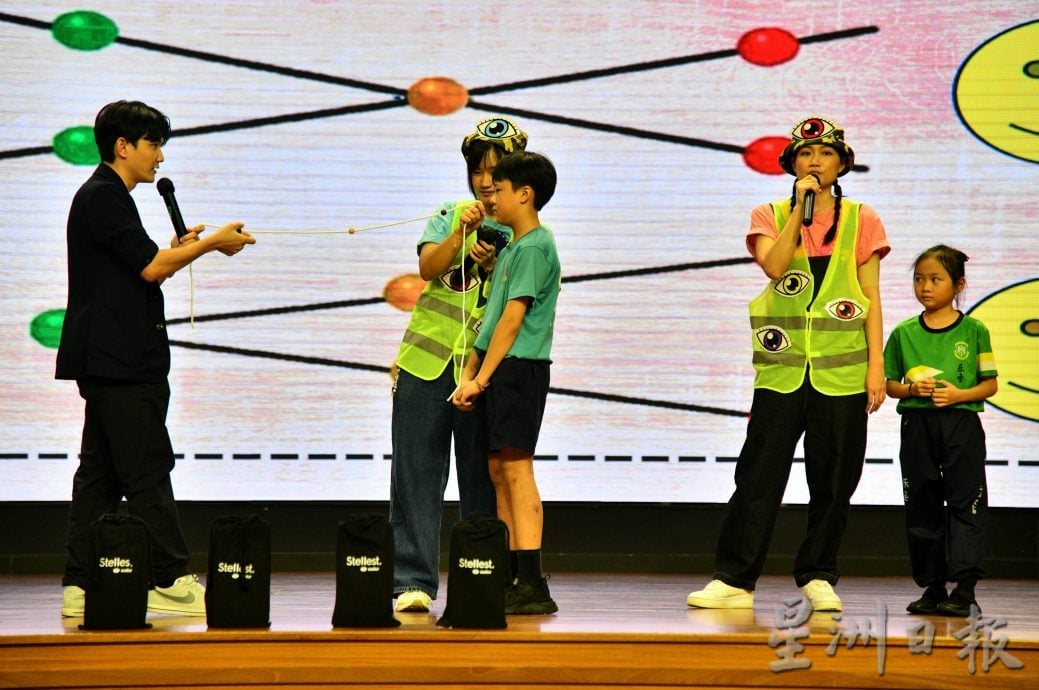 全国小学护眼运动巡演 乐圣近2000人学护眼