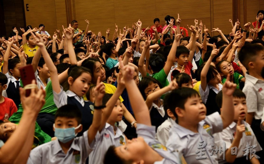 全国小学护眼运动巡演 乐圣近2000人学护眼