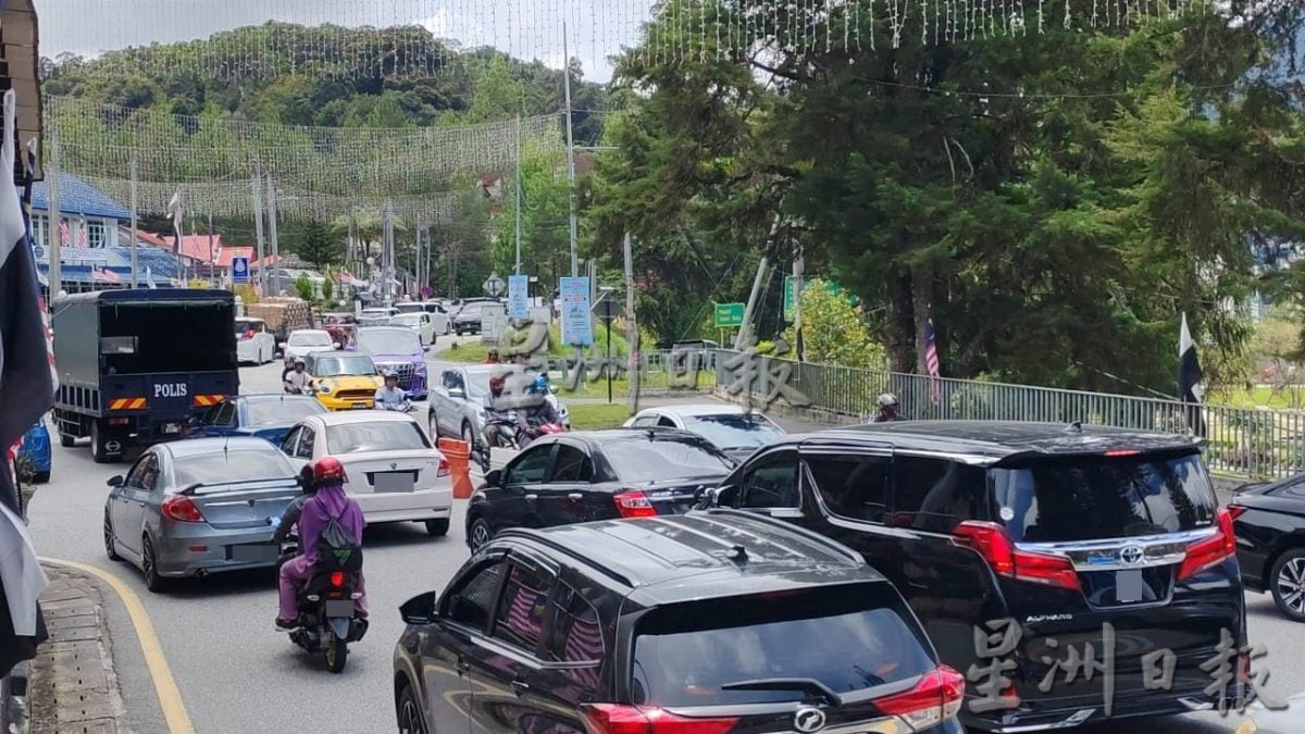 连假再现人潮 金马仑好塞车