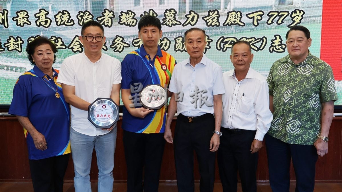 供星洲网/ 黄新发：呼吁各个地缘性乡团组织开设籍贯方言课，让年轻一代学习家乡话。