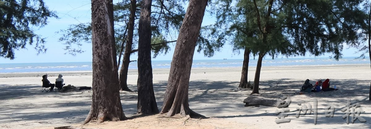 东：已签发：配合4天连假，关丹各大旅游景点迎来游客，好热闹