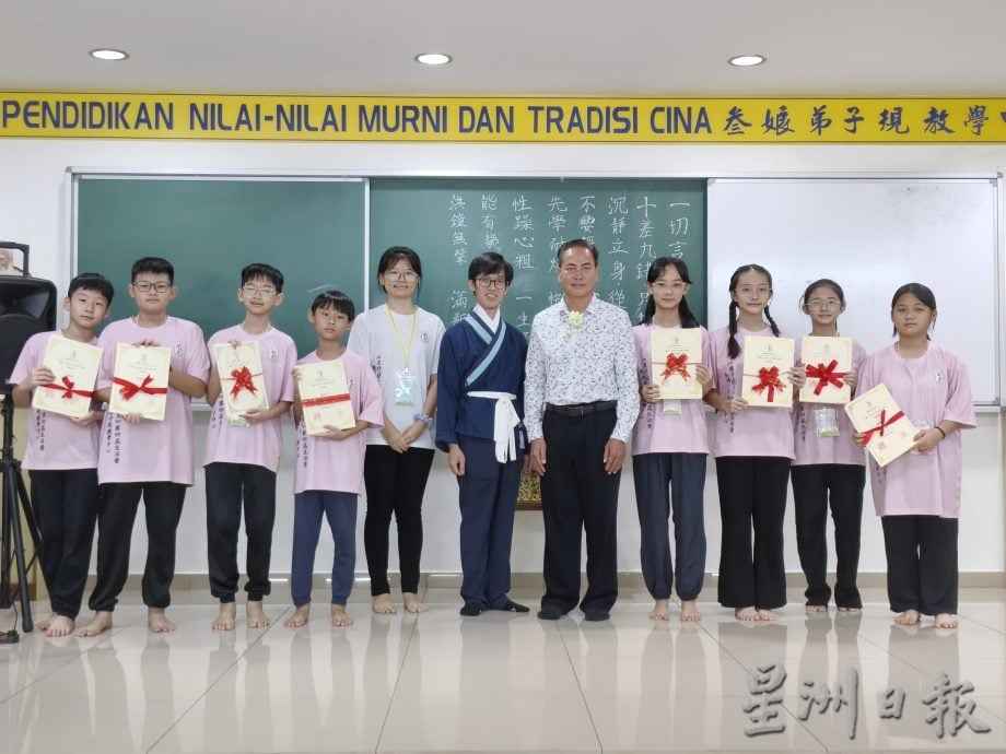 东：直凉三娘弟子规教学中心生活营闭幕 冯海程：学习弟子规终生受用