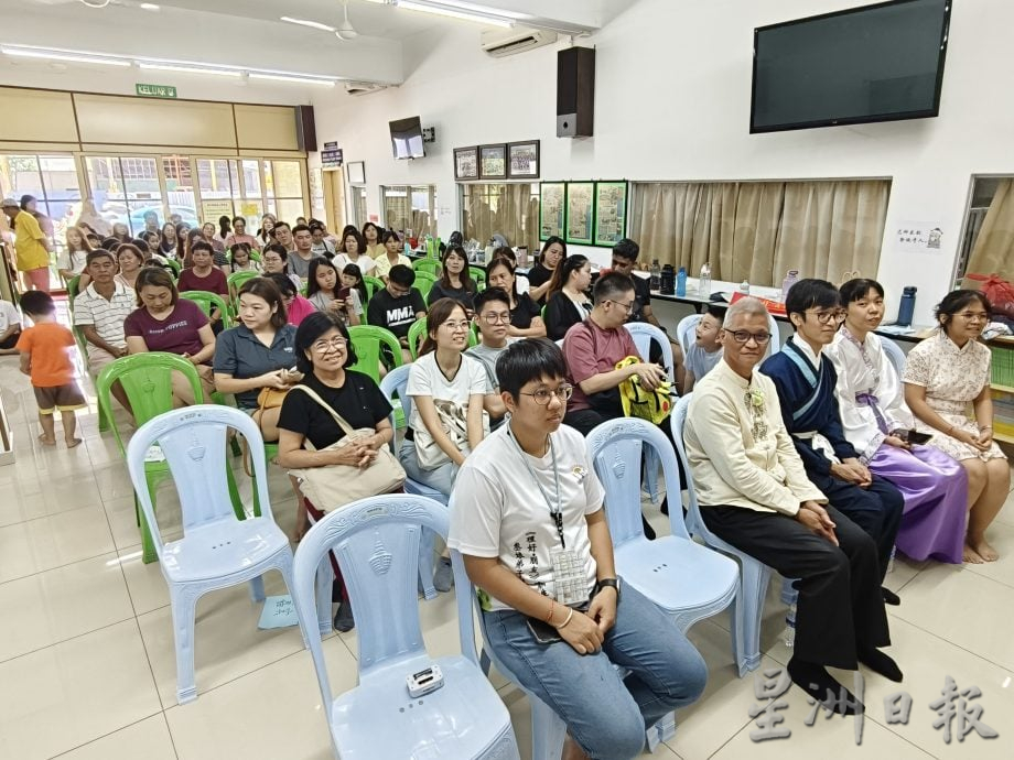 东：直凉三娘弟子规教学中心生活营闭幕 冯海程：学习弟子规终生受用