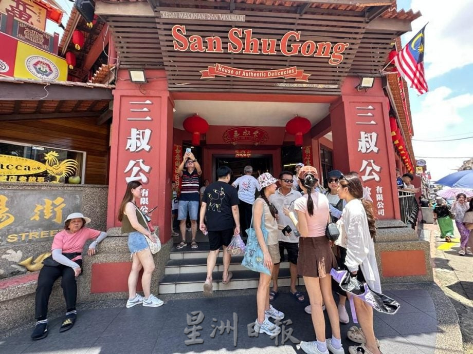 (古城第二版主文)游客遇到扒手 刘志俍建议警方重启“阳伞行动”