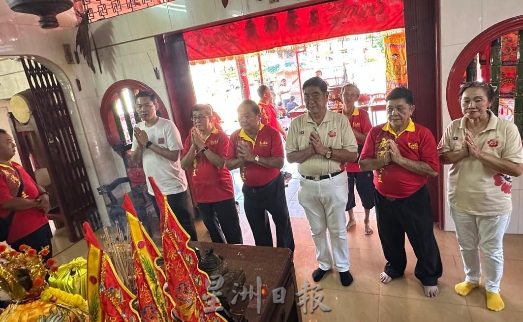 取代(古城版)“广泽尊王”神像驻临凤山宫一周