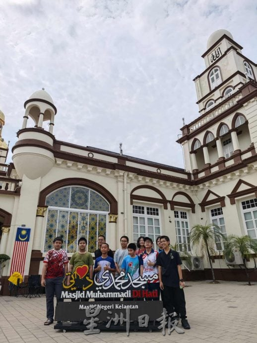 东：哥市百年嘉美穆罕玛迪清真寺配合马来西亚日举办2天的庆典活动，并再次安排跨种族节目让非穆斯林走入清真寺，其中就包括了西洋棋比赛。