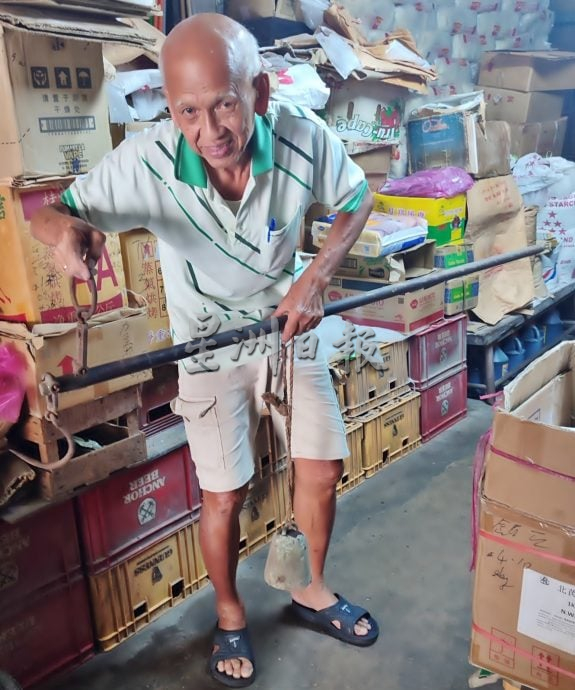 【老店寻踪】∕9月17日见报百年谢满美四代经营 古董用具仍在用