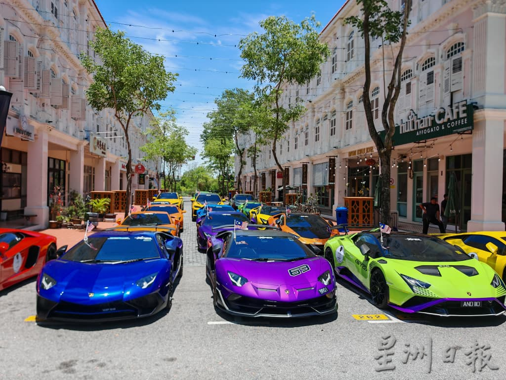 25兰博基尼聚古城门 庆大马日捐快乐慈善协会4万