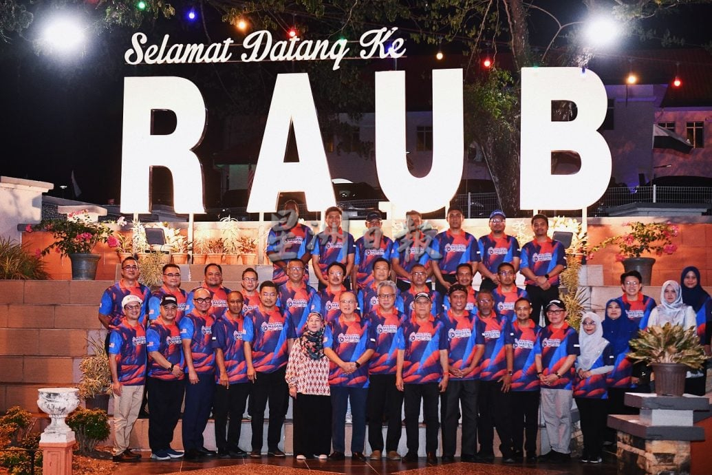 劳勿广场逾6000民众出席彭州大马日庆典。