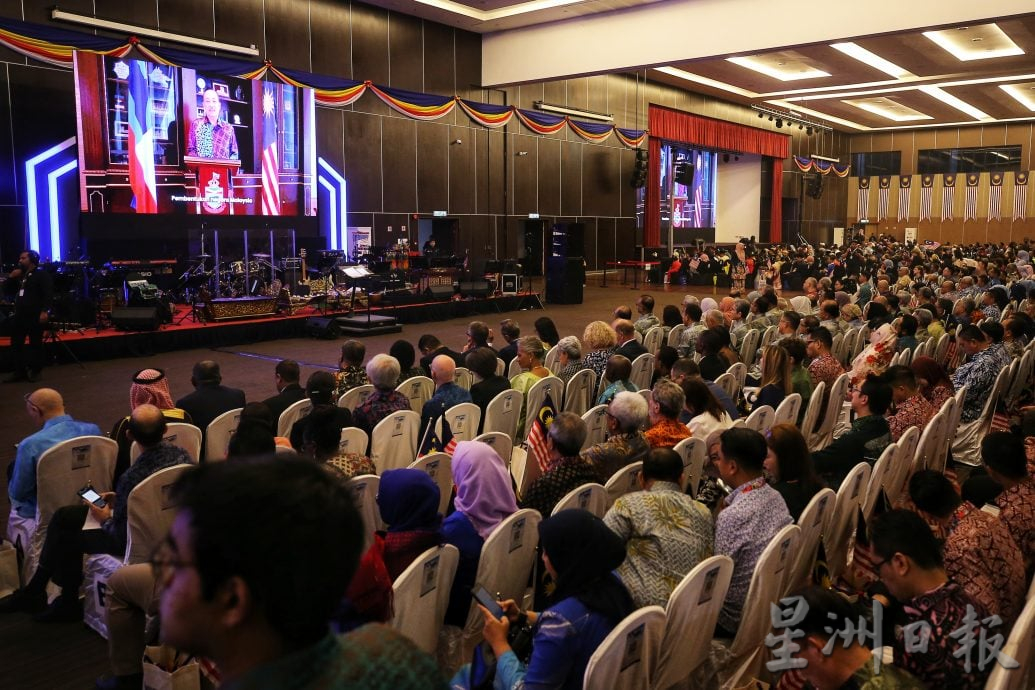 马来西亚日：东马总理和首长致词、法米致词