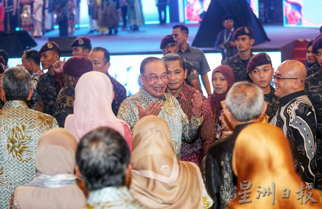 马来西亚日：东马总理和首长致词、法米致词