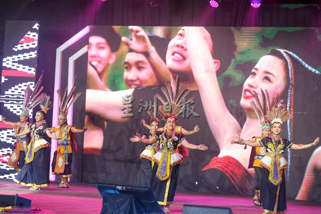 (大北马)曹观友:庆典是一段奋斗与牺牲的历史