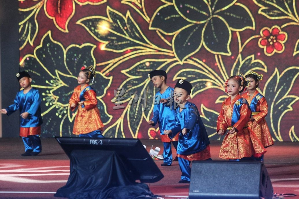 (大北马)曹观友:庆典是一段奋斗与牺牲的历史