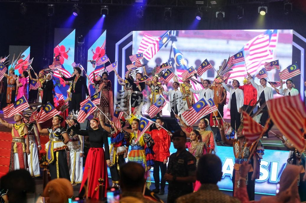 (大北马)曹观友:庆典是一段奋斗与牺牲的历史