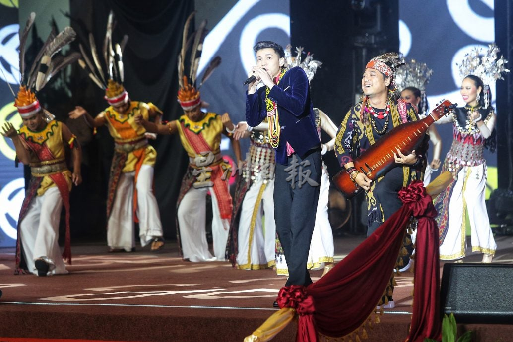 (大北马)曹观友:庆典是一段奋斗与牺牲的历史