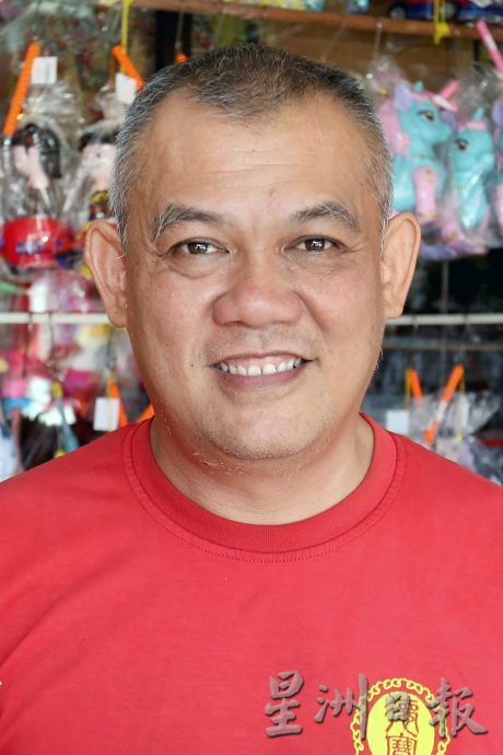 霹:封面主文∕传统手工与新潮造型齐亮相 缤纷灯笼迎中秋