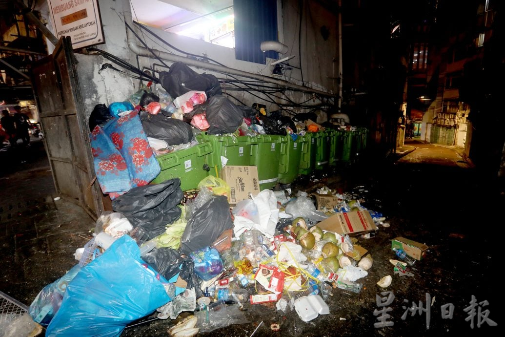 大都会/封面／薛富峰谈阿罗街垃圾问题／8图