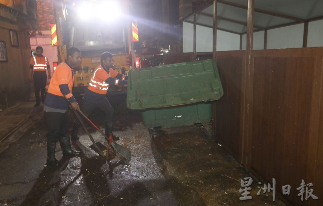 大都会/封面／薛富峰谈阿罗街垃圾问题／8图