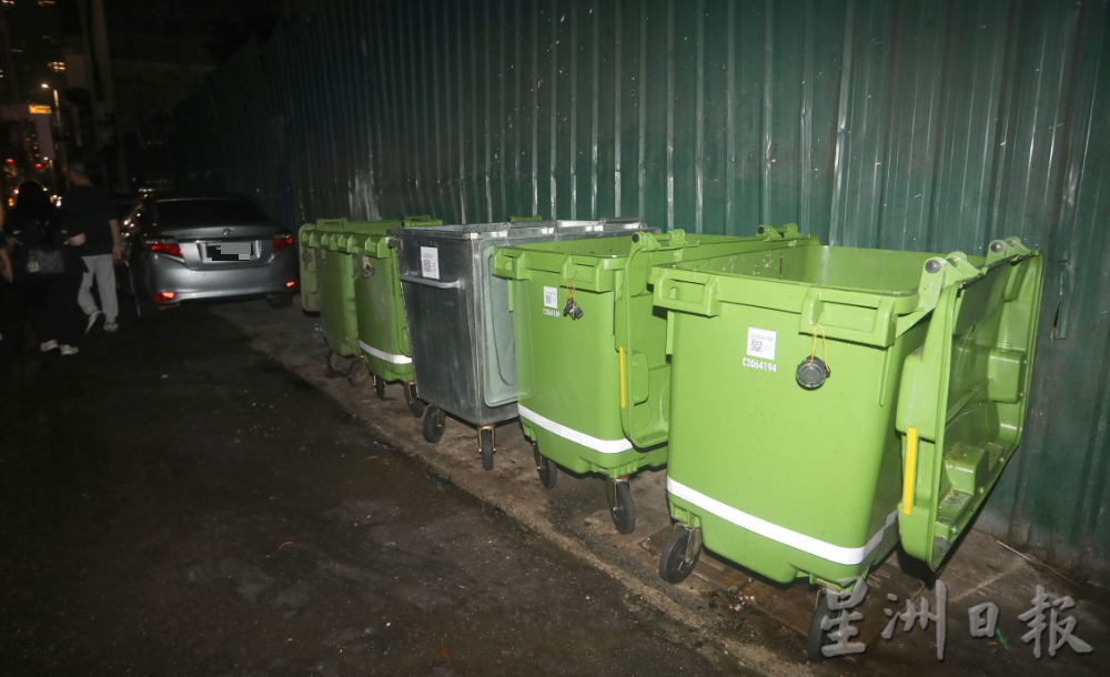 大都会/封面／薛富峰谈阿罗街垃圾问题／8图