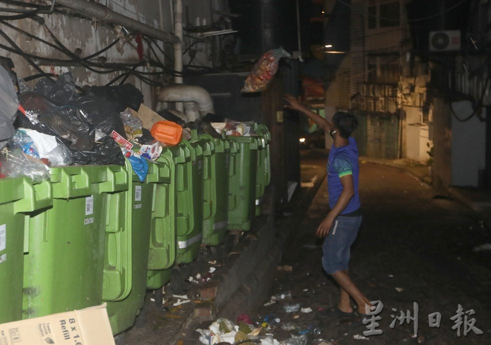 大都会/封面／薛富峰谈阿罗街垃圾问题／8图