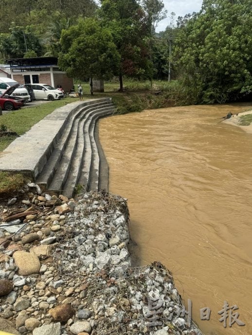 大都会/ME03头/吉粦新村热水湖被淹 露营客半夜逃命/11图