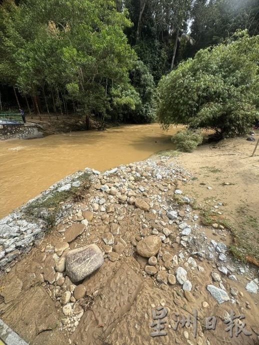 大都会/ME03头/吉粦新村热水湖被淹 露营客半夜逃命/11图