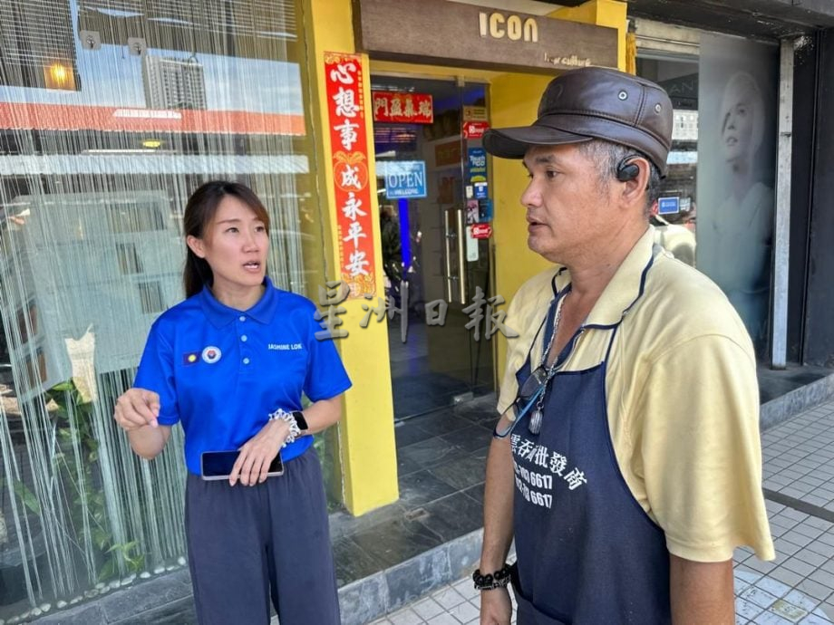 （古城第四版主文）峇章三角路后巷堆垃圾飘尿臭味