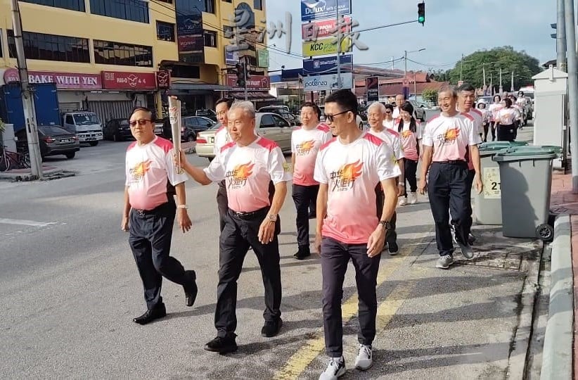 （已签发）柔：**版头**“中华火炬行”抵麻   首次柔州各地遍地开花