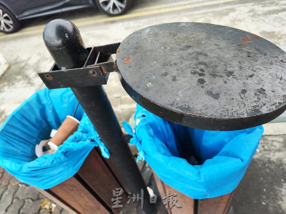柔:民生特工队:乌鸦鸽子为患 士都兰海边卫生引关注