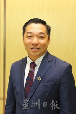 柔:民生特工队:乌鸦鸽子为患 士都兰海边卫生引关注