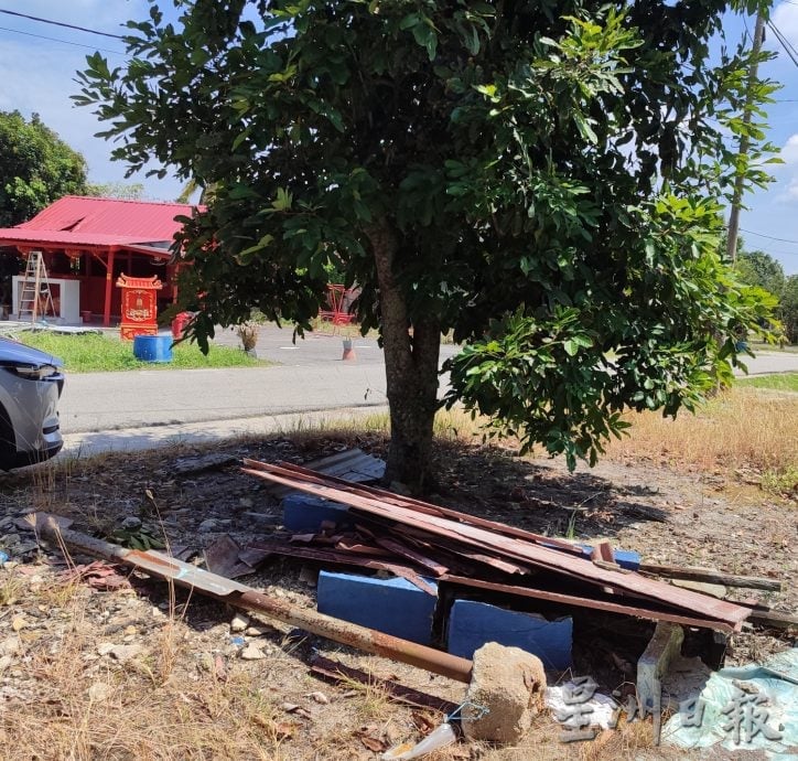 班台居民心有余悸 受风灾房屋抢修中