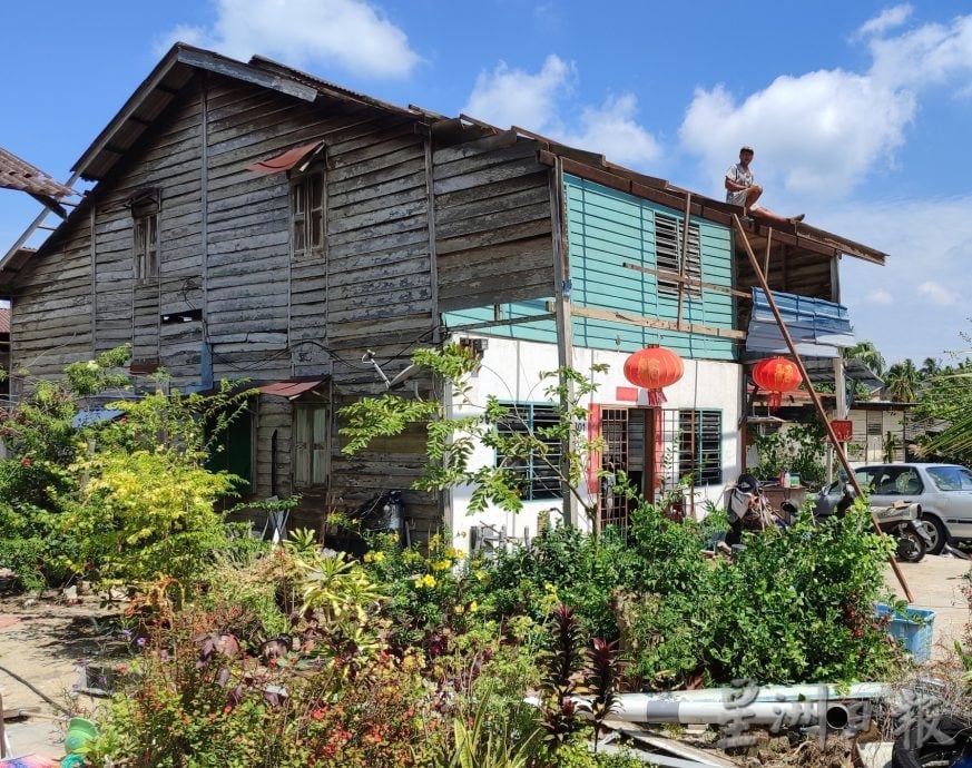 班台居民心有余悸 受风灾房屋抢修中