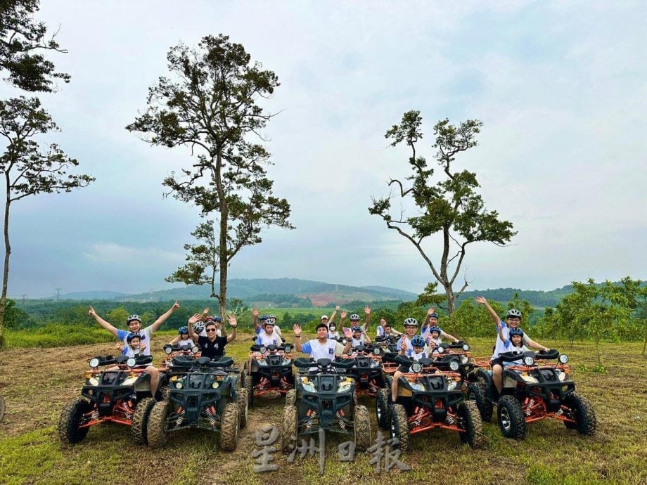 (9月19日见报):半岛心旅行|走进士乃新村,百年老镇的文化记忆与慢活魅力