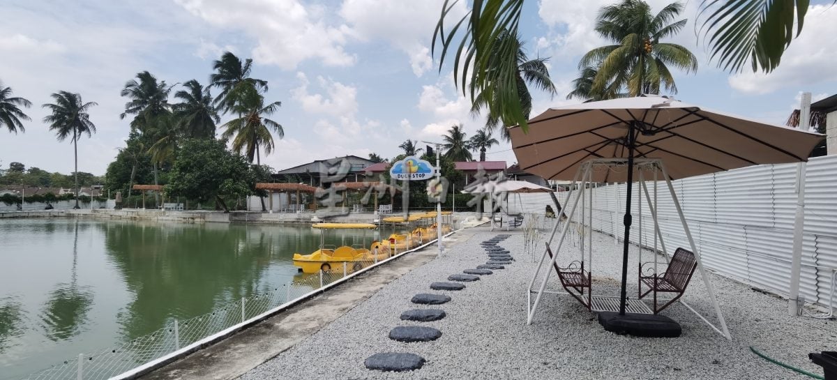 (9月19日见报):半岛心旅行|走进士乃新村,百年老镇的文化记忆与慢活魅力