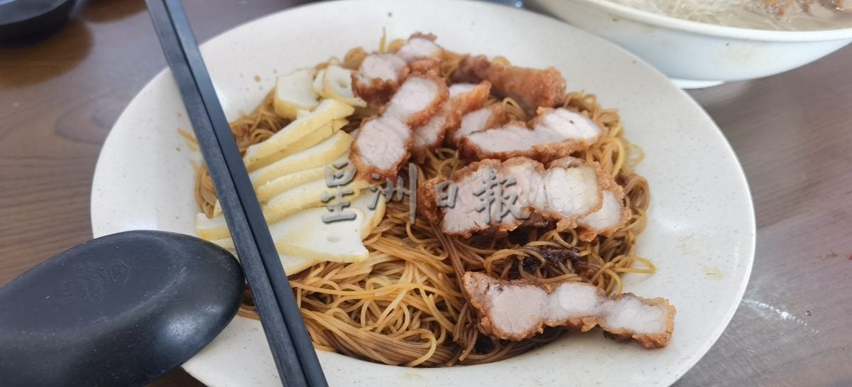 (9月19日见报):半岛心旅行|走进士乃新村,百年老镇的文化记忆与慢活魅力