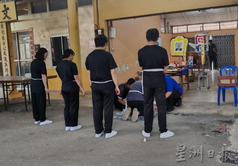 东：（已签发）文冬独居老人逝世多天才发现儿女难接受事实