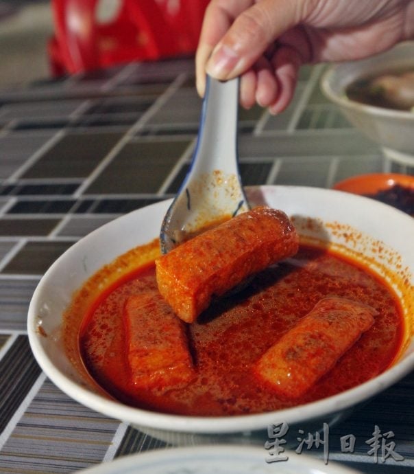 （预编20/9见报）大都会/吃货来啰/繁华都市大树底下的传统华人摊  Waley's Corner新鲜猪肉粉征服祖孙三代味蕾