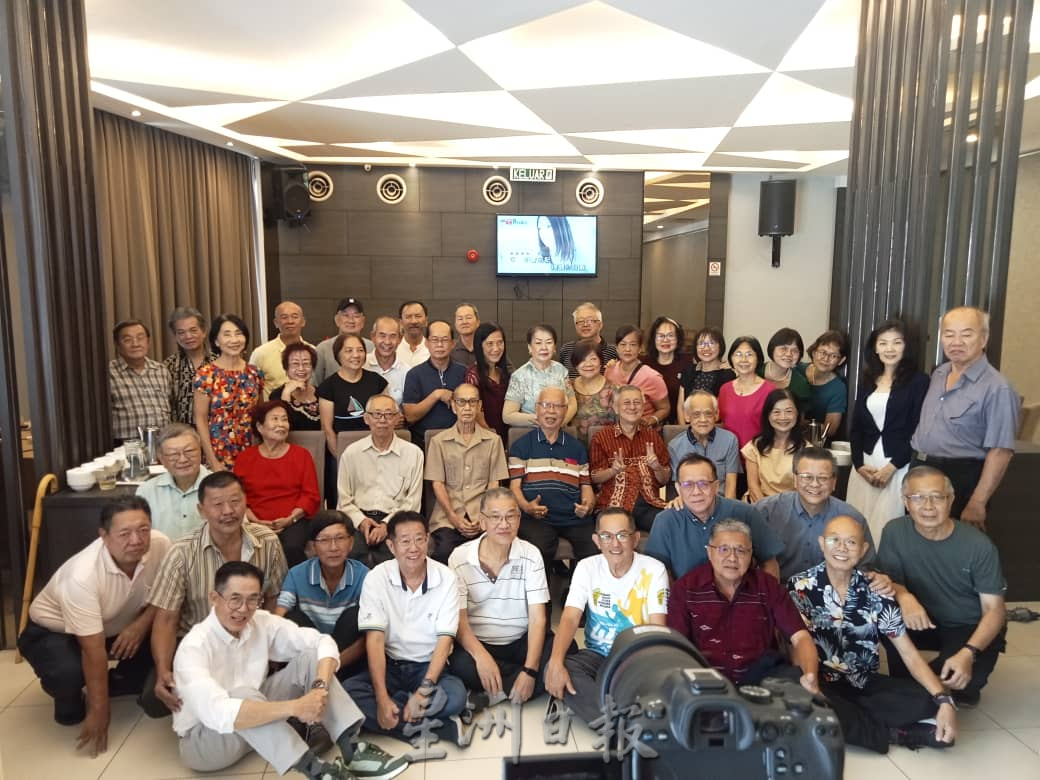 (古城版)1975公教中学毕业生聚餐