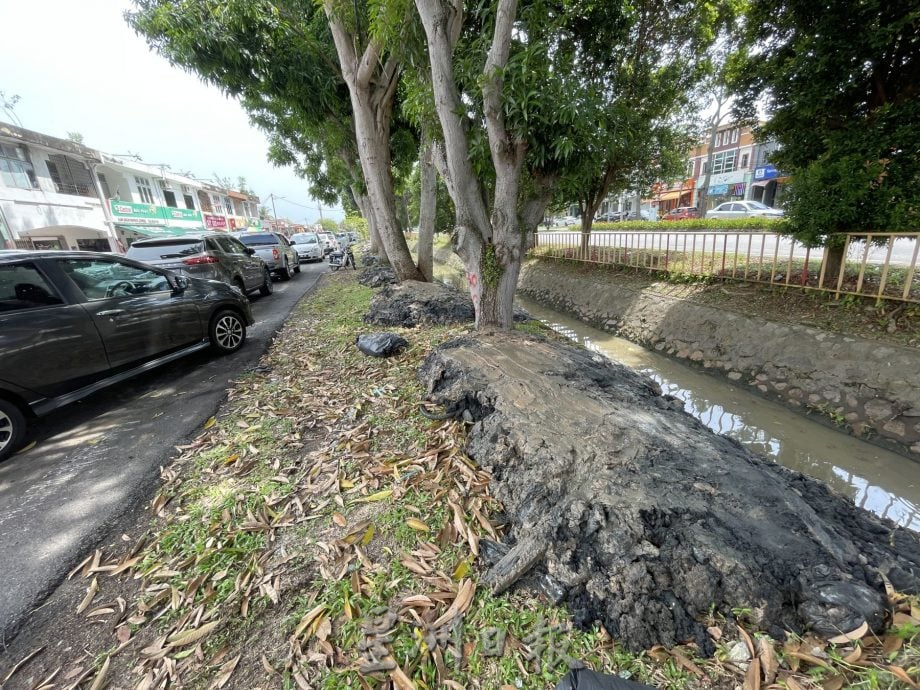 (古城第二版主文)默迪卡大路防洪沟展开清淤工程·预计两三周完成