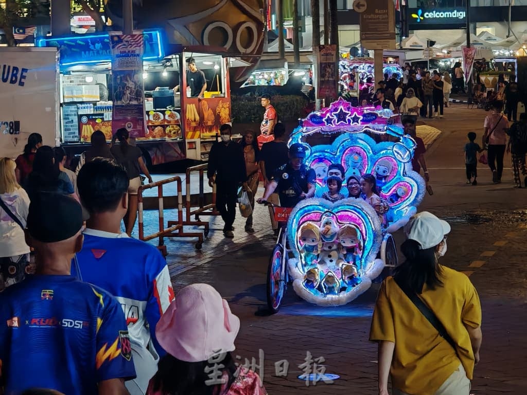 (古城封面主文)市政厅突击检查三轮车夫,向违反指南者开罚单