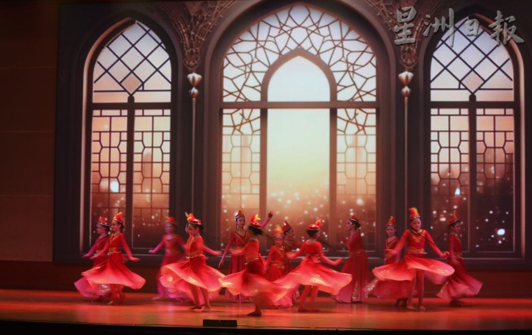 (已签发)柔:**版头**28校舞蹈队展华族舞蹈风情 竞逐晋级全国赛续写荣耀