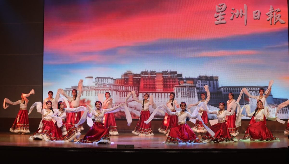 (已签发)柔:**版头**28校舞蹈队展华族舞蹈风情 竞逐晋级全国赛续写荣耀