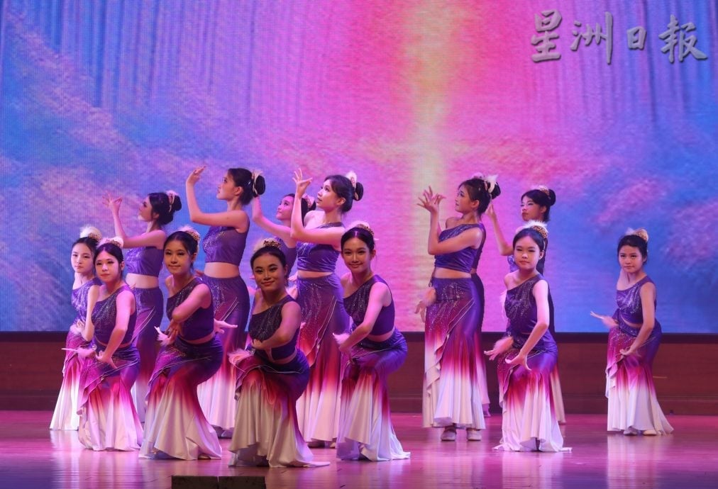 (已签发)柔:**版头**28校舞蹈队展华族舞蹈风情 竞逐晋级全国赛续写荣耀