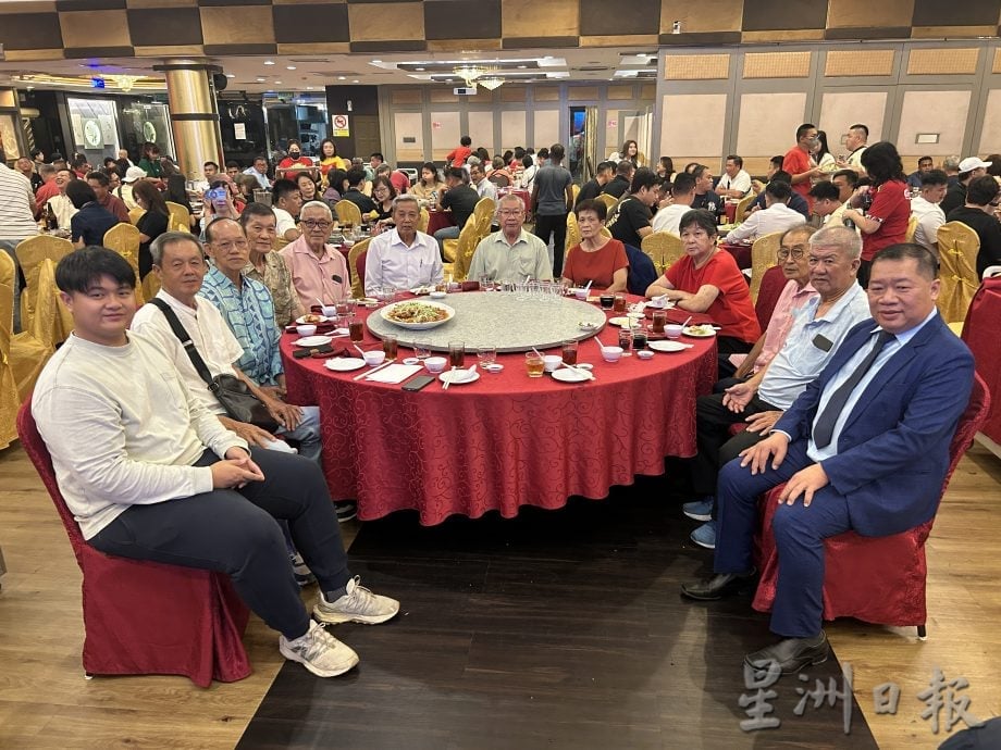 面对双重打击 怡大马巴刹菜业批发萎缩30%