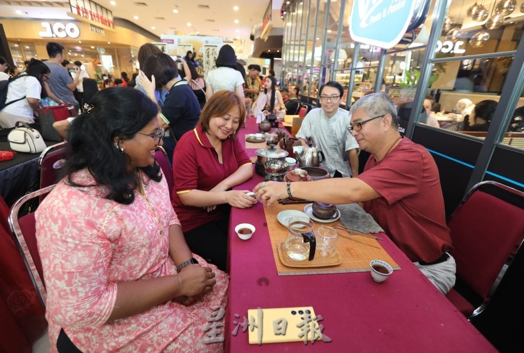 工商:书画茶香华乐响 中秋雅聚3.0掀中秋月序幕