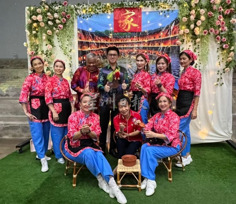 东：（已签发）贝健安：随时代发展转型，乡团成为商务平台