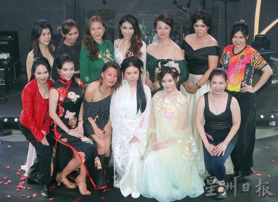 《马来西亚国际亚洲太太2025》才艺赛 怡保杨淑贤登冠军宝座