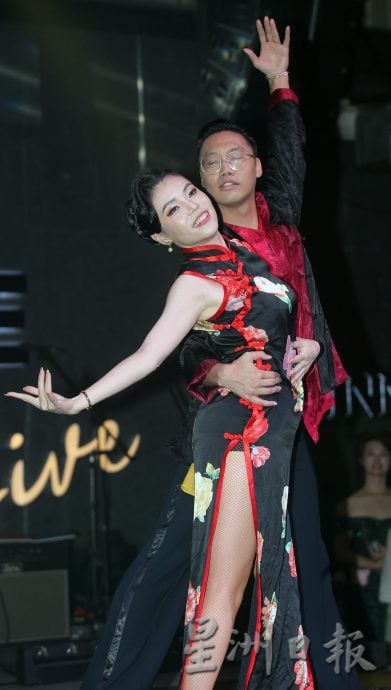 《马来西亚国际亚洲太太2025》才艺赛 怡保杨淑贤登冠军宝座