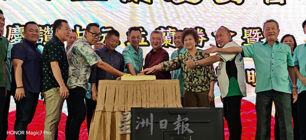 东：已签发：关丹中华总商会会长拿督斯里黄崇洸指出，AI的快速发展虽带来便利，但也让诈骗激增